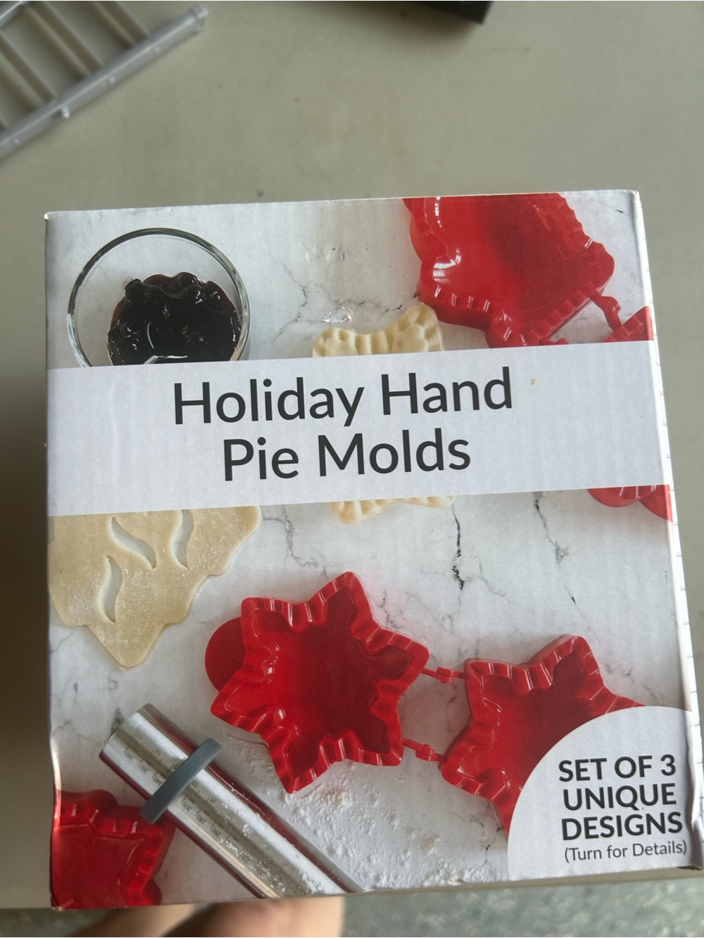 CW home goods holiday hand pie molds new in box